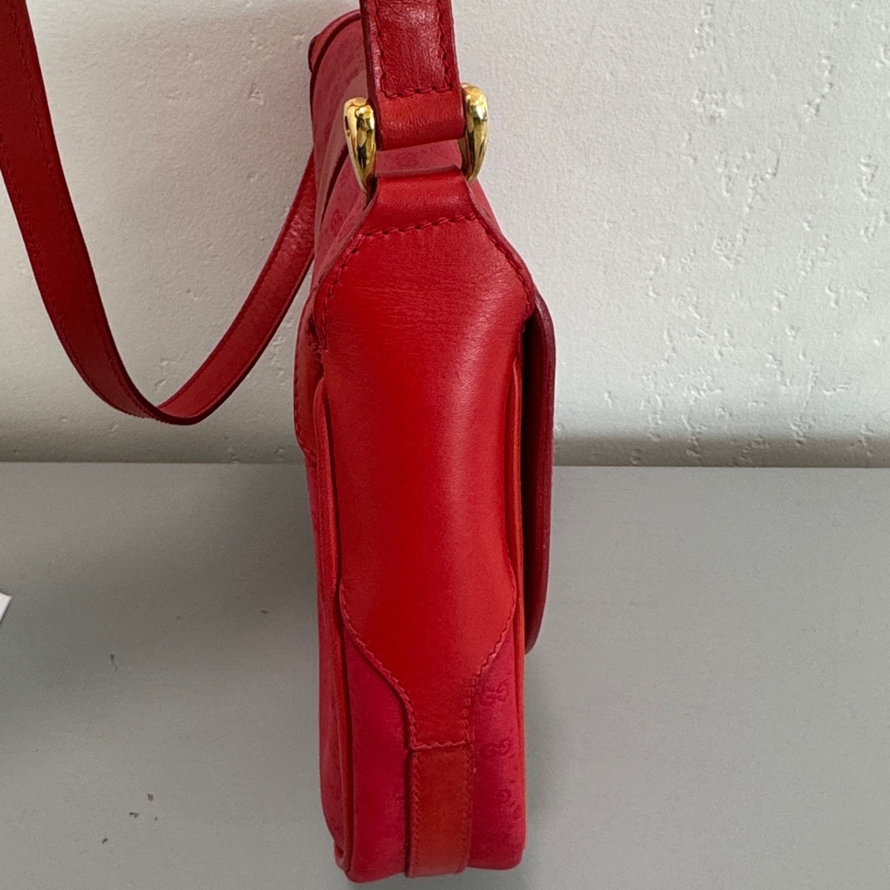 Gucci Red Leather Crossbody Bag with Gold GG Accent - Picture 3 of 6